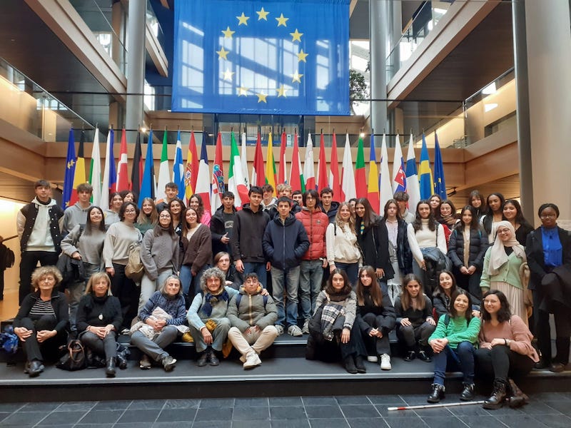 Ragazze e ragazzi a Strasburgo